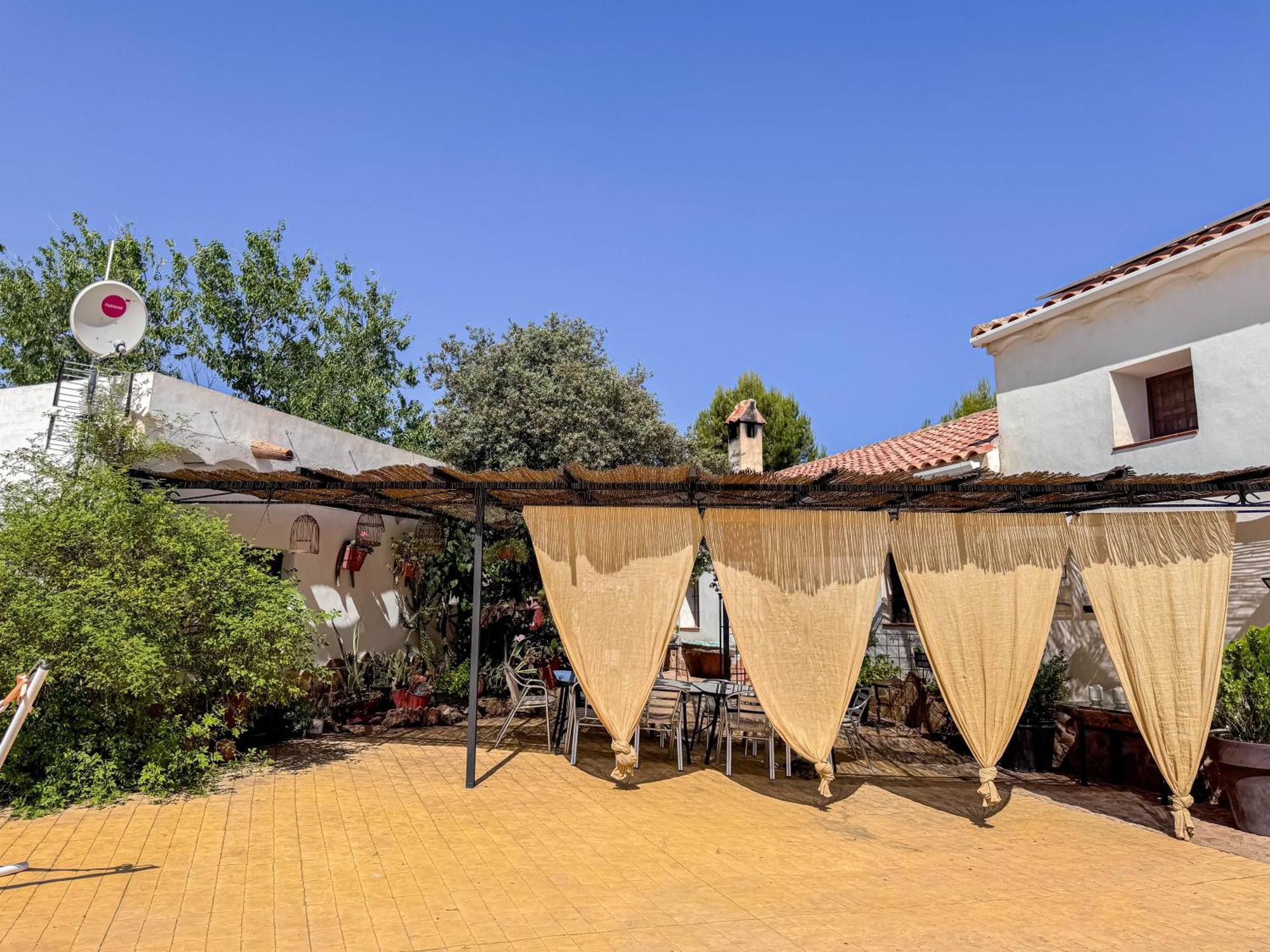 Gasthaus Cortijo Rural Bacares Freila Exterior foto