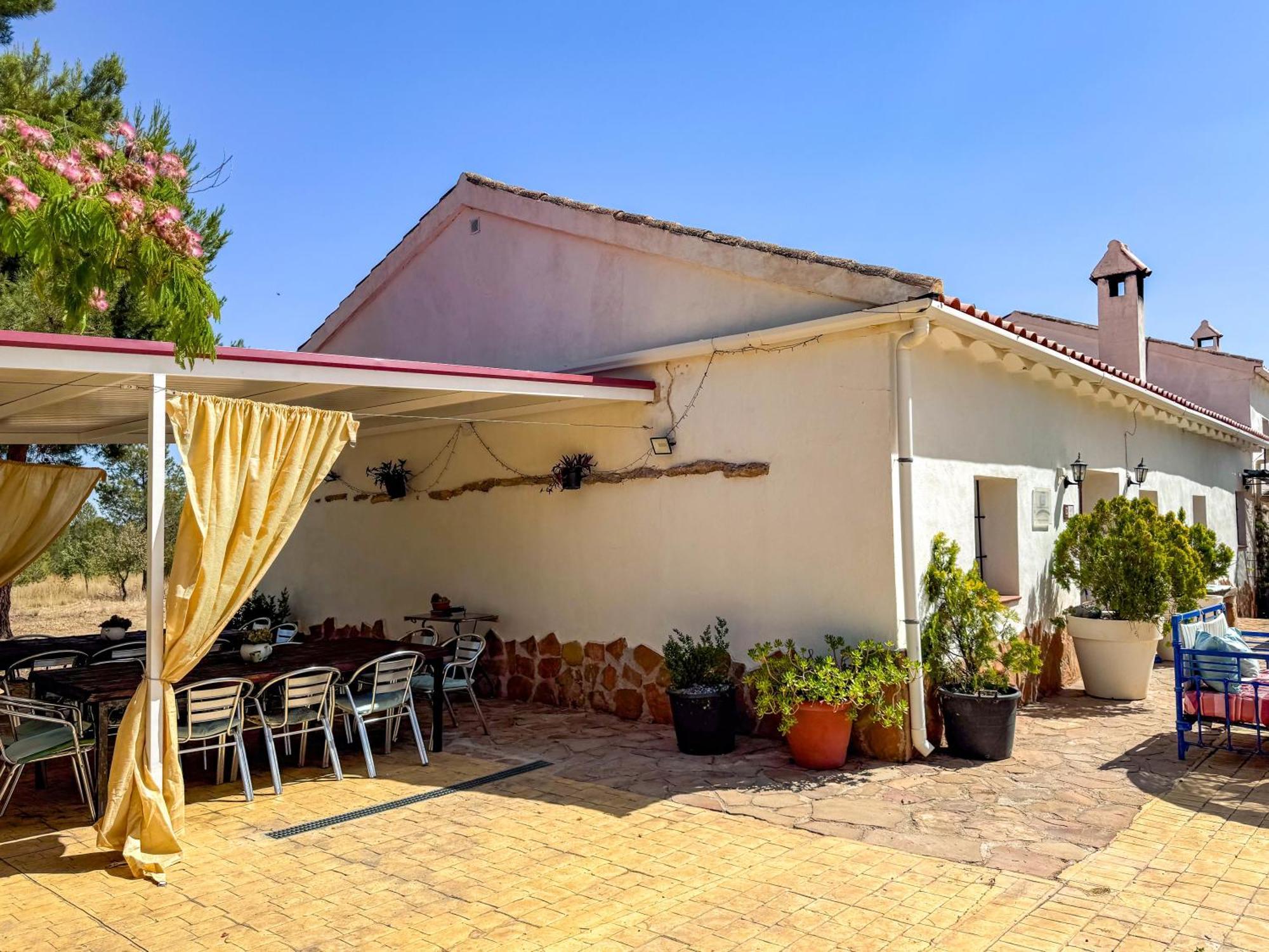 Gasthaus Cortijo Rural Bacares Freila Exterior foto