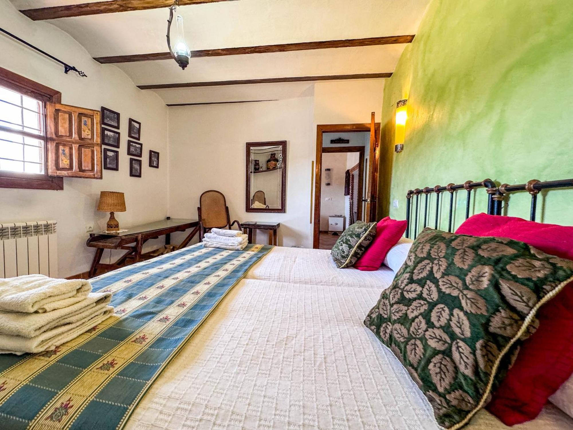 Gasthaus Cortijo Rural Bacares Freila Exterior foto