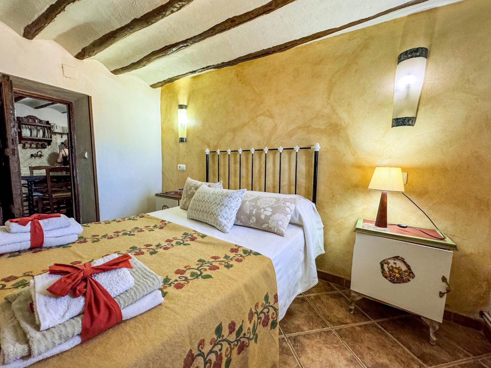 Gasthaus Cortijo Rural Bacares Freila Exterior foto