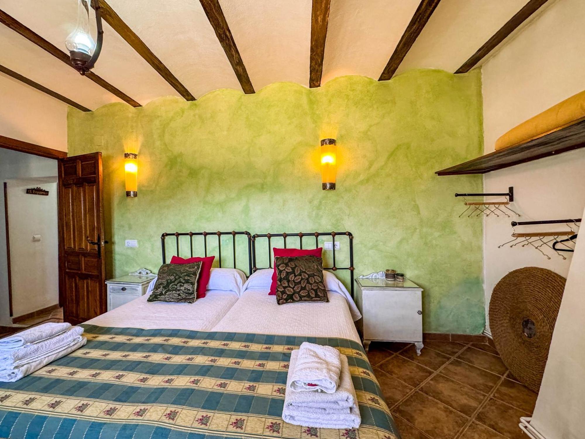Gasthaus Cortijo Rural Bacares Freila Exterior foto